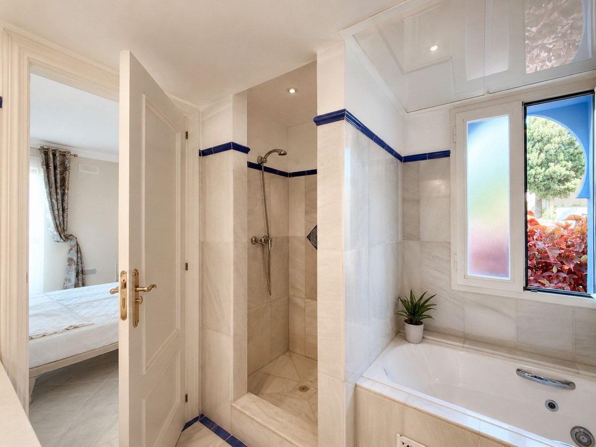 Garden apartment in Casares, photo 27