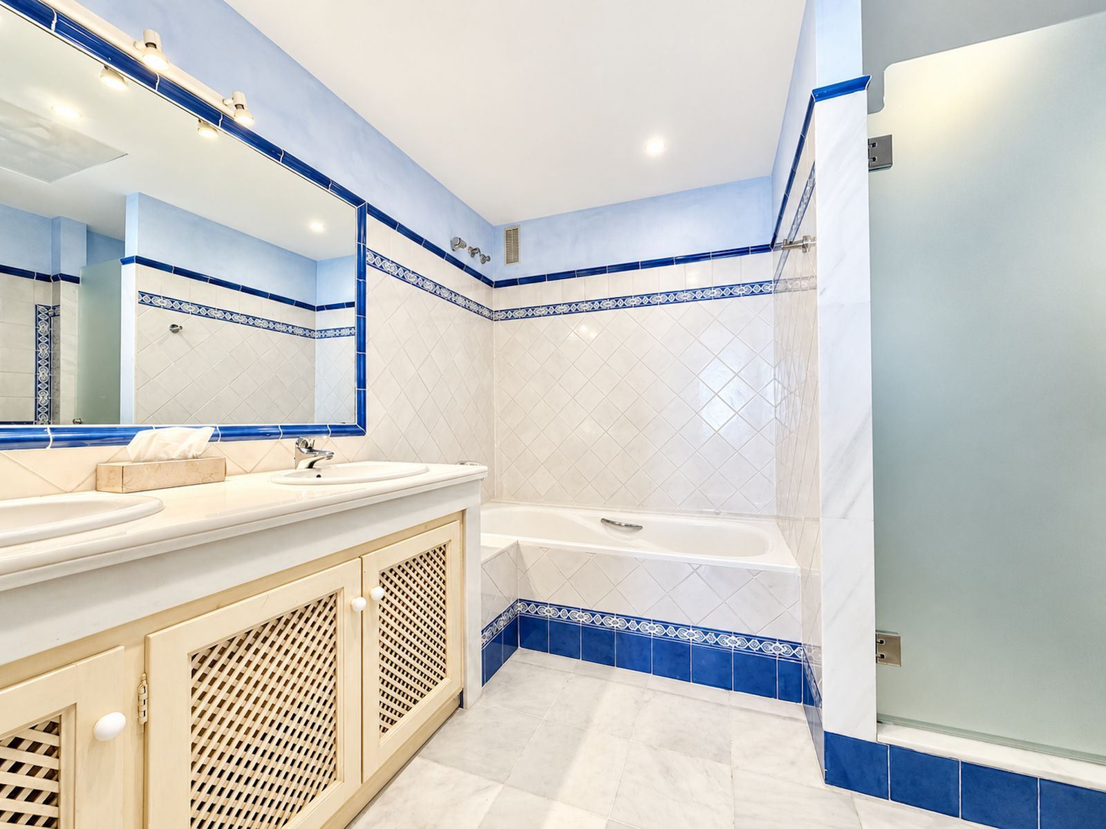 Duplex penthouse in Casares, photo 18