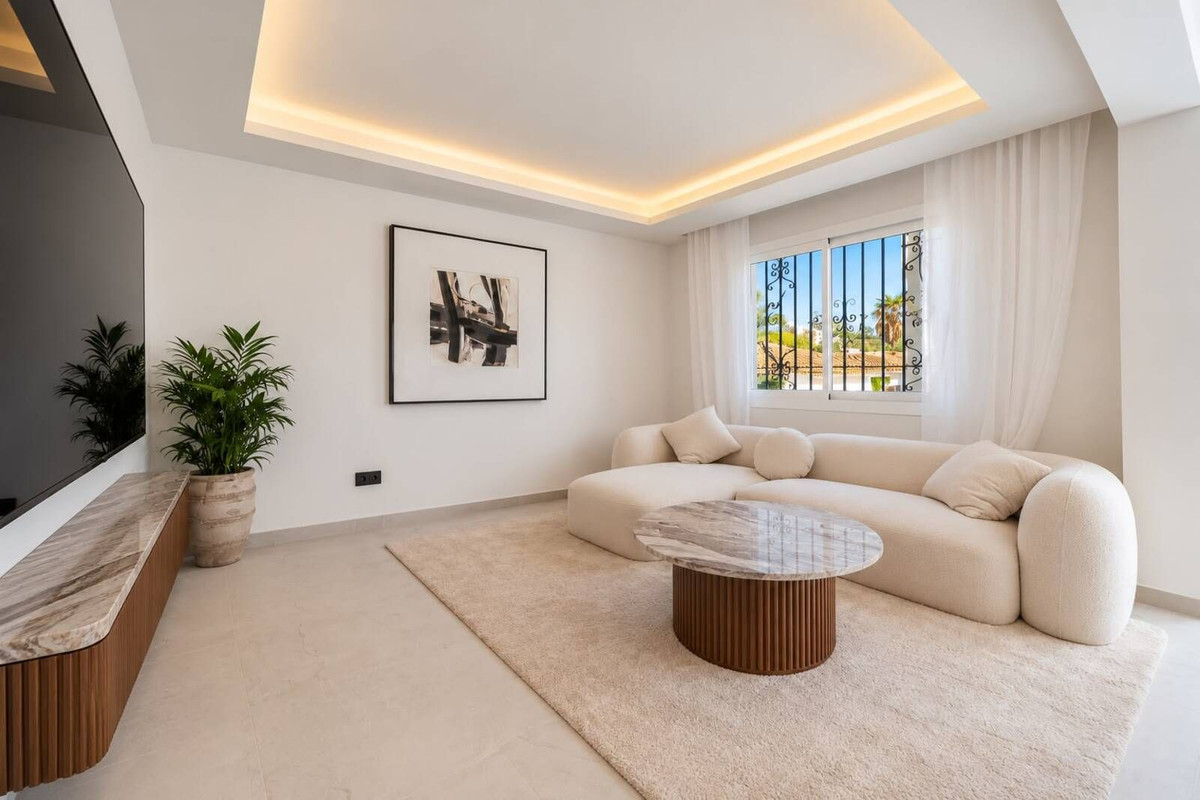 Apartment in Estepona, photo 9