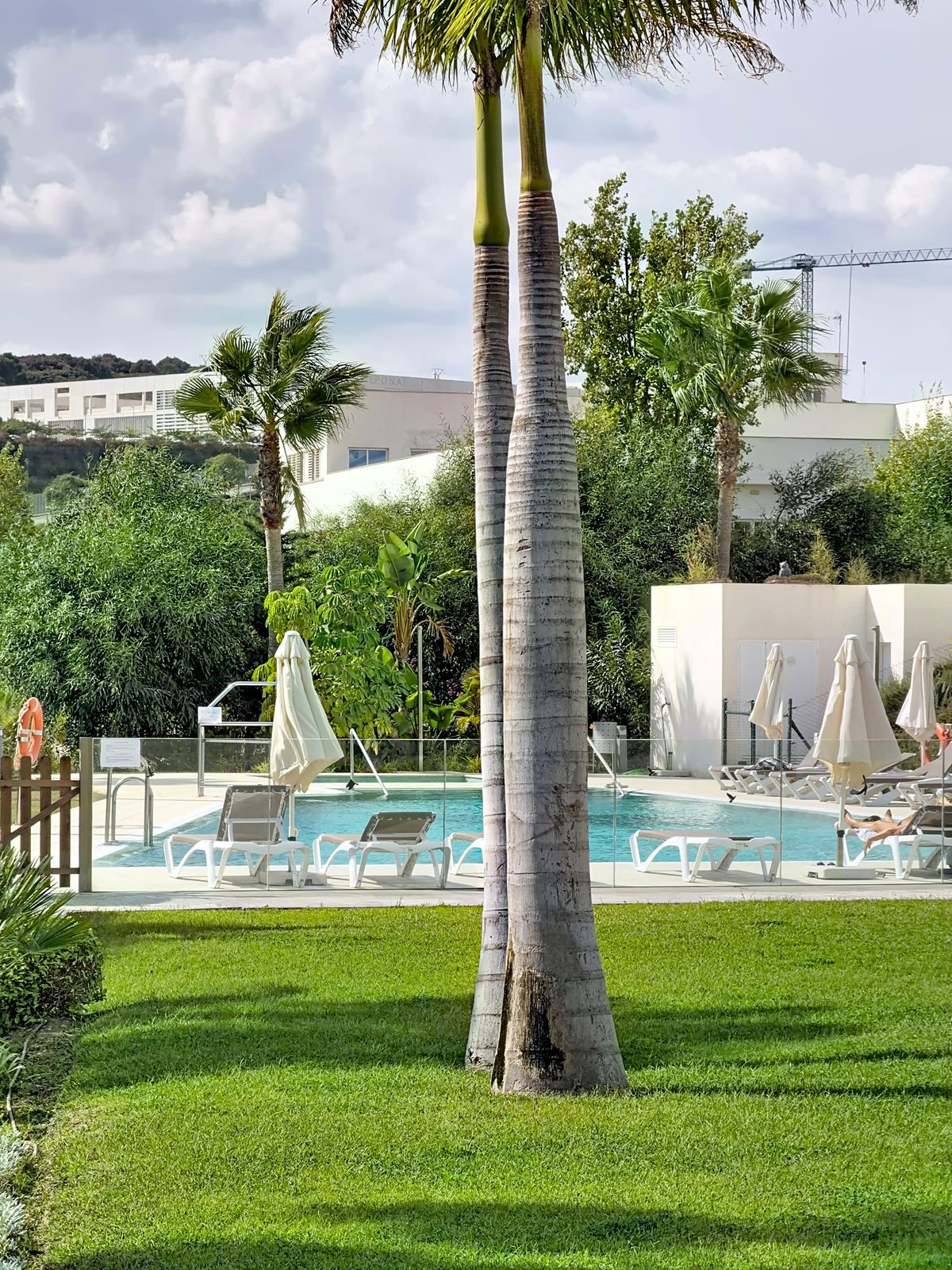 Corner apartment in Estepona, photo 3