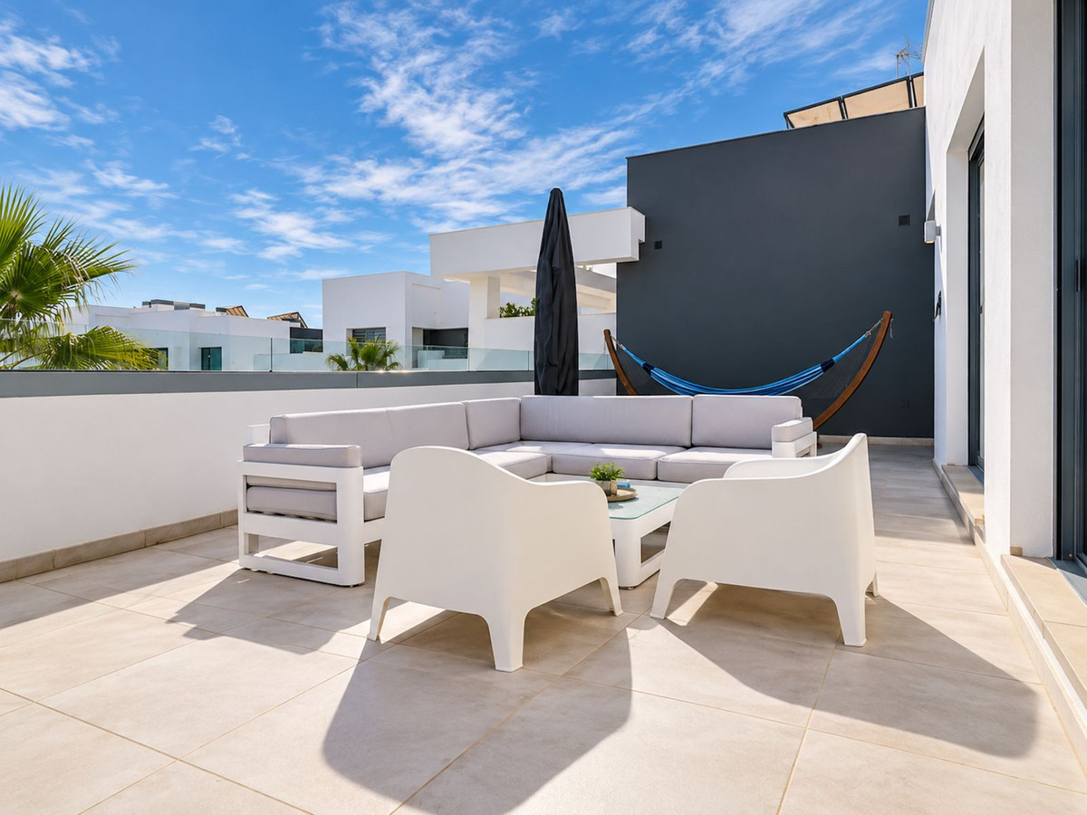 Penthouse in New Golden Mile, Estepona
