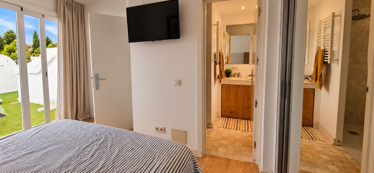 Corner townhouse in Marbella, photo 17